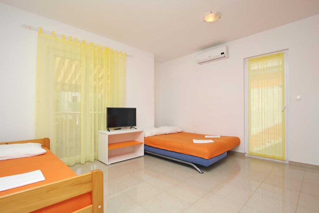 Apartmani Ruza Novalja Exterior foto