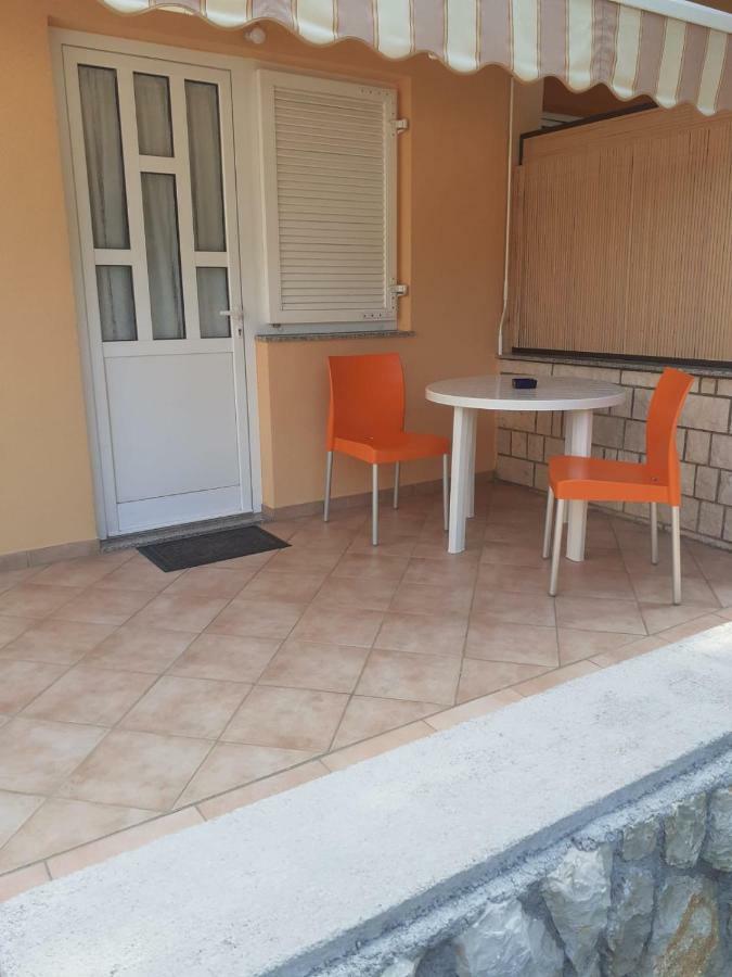 Apartmani Ruza Novalja Exterior foto