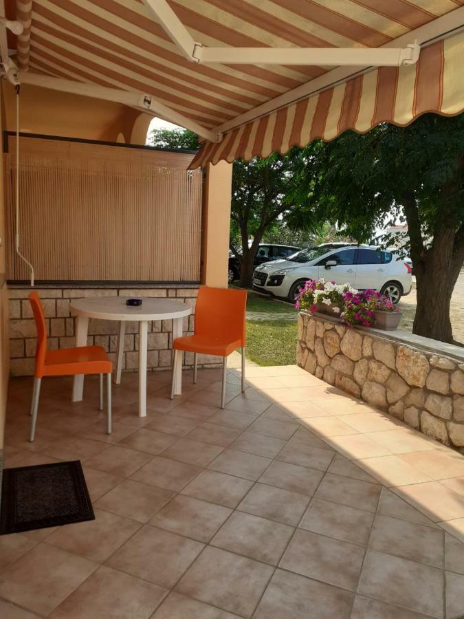 Apartmani Ruza Novalja Exterior foto